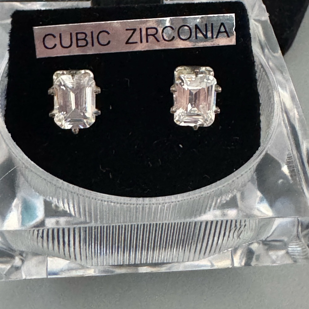 Elegant Clear Cubic Zirconia RECTANGULAR Stud Earrings